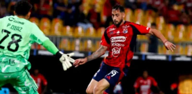 Medellín vence con angustia a Cusco: gol de Fydriszewski lo mantiene en pelea