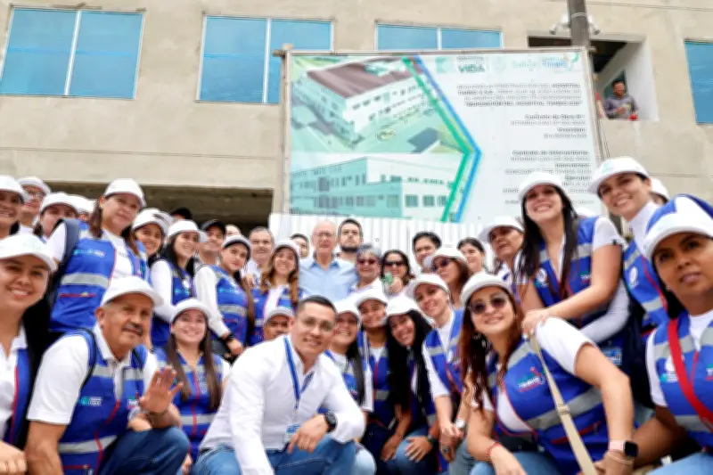Minsalud anuncia pago a miles de internos de medicina en Colombia