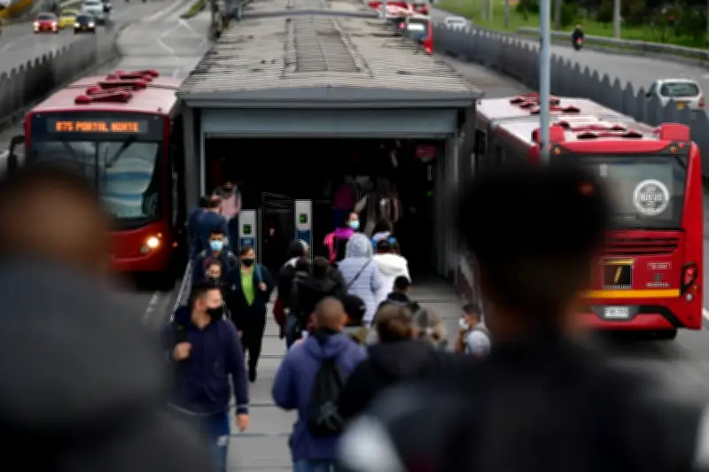 Multa de $233.456 por usar altavoz en TransMilenio en Bogotá