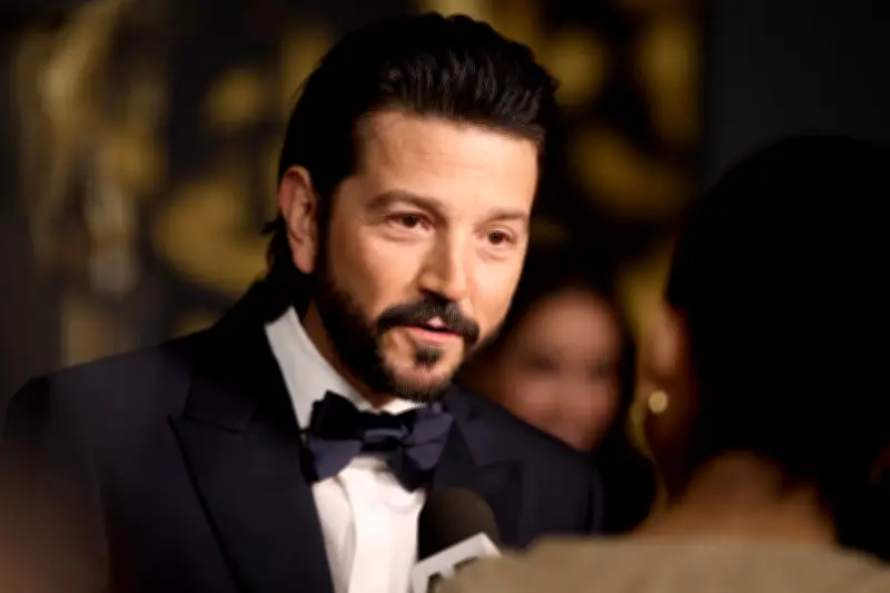 Netflix adquiere 'Ceniza en la boca' de Diego Luna para su distribución global
