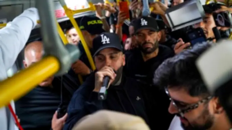 Nicky Jam sorprende en TransMilenio: canta y comparte con usuarios en Bogotá