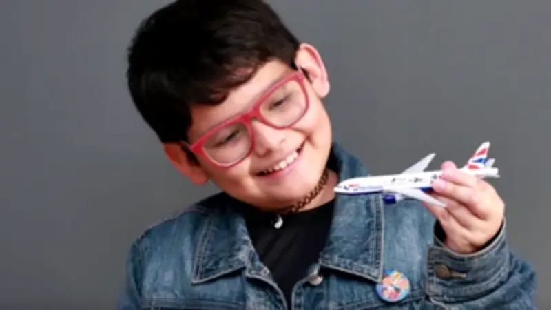 Niño mexicano con CI mayor que Einstein busca ingresar a la universidad a los 10 años