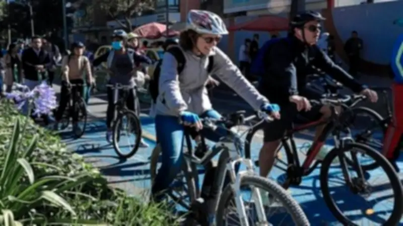 Normas de tránsito para ciclistas en Colombia en 2026: multas y registro