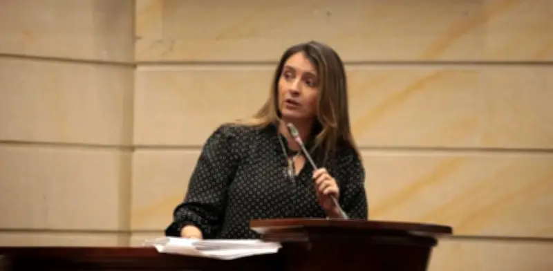 Pacto Histórico rompe quórum en Senado para frenar proyecto de bonos escolares de Paloma Valencia