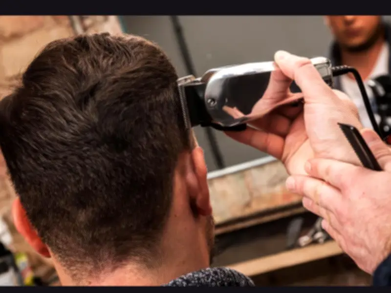 Peluquero asesina a cliente en Barbosa por queja de corte de cabello