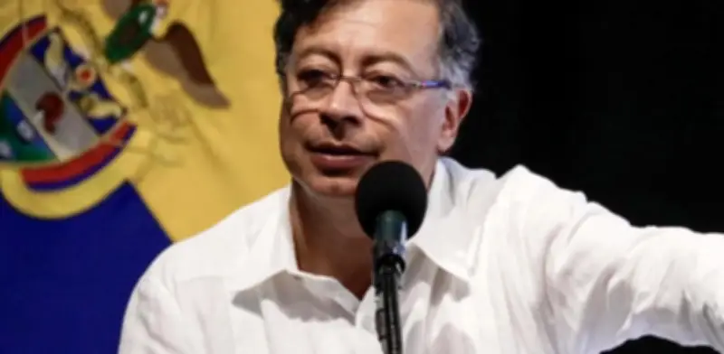 Petro anuncia constituyente para el 1 de mayo tras reveses judiciales