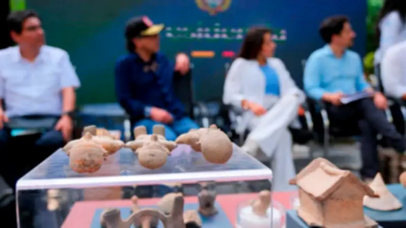 Petro celebra histórica repatriación de piezas ancestrales