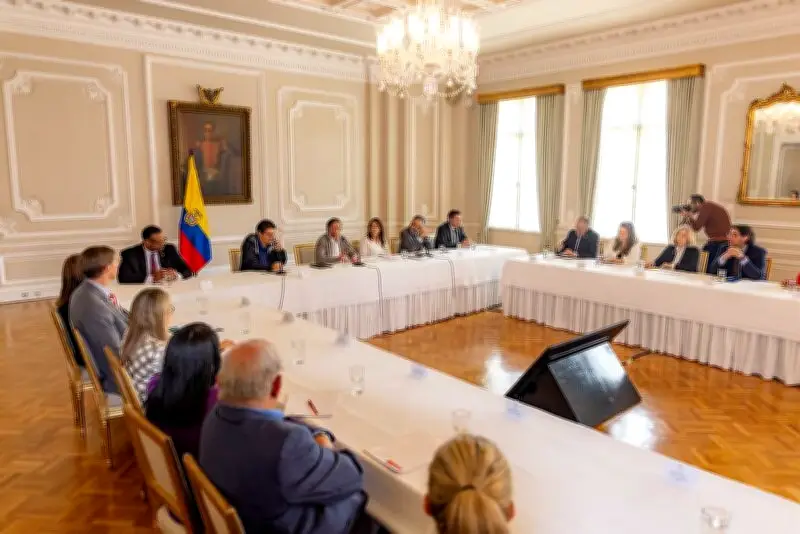 Petro cita a observadores y CNE por software electoral y seguridad