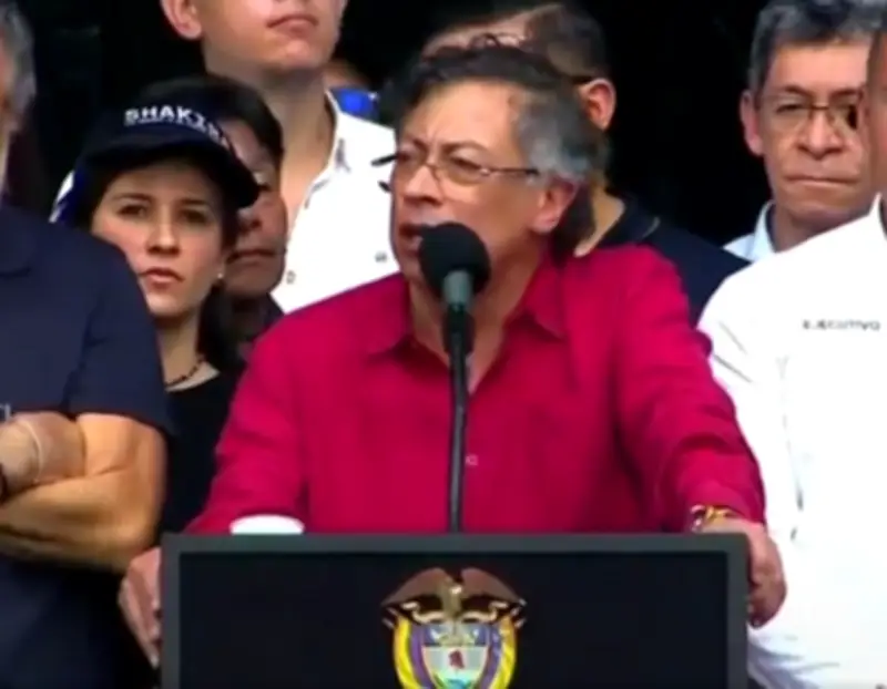 Petro en Medellín: mensaje sobre elecciones podría violar la Constitución