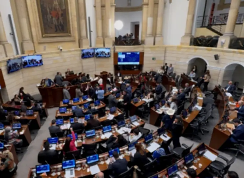 Petro pide aplicar ley contra inasistencias en el Congreso de Colombia