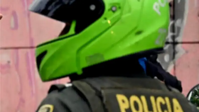 Policía muerto en Bogotá: patrullero se disparó en baño de la Metropolitana