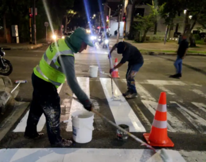 Renuevan señalización vial en el barrio Mutis de Bucaramanga