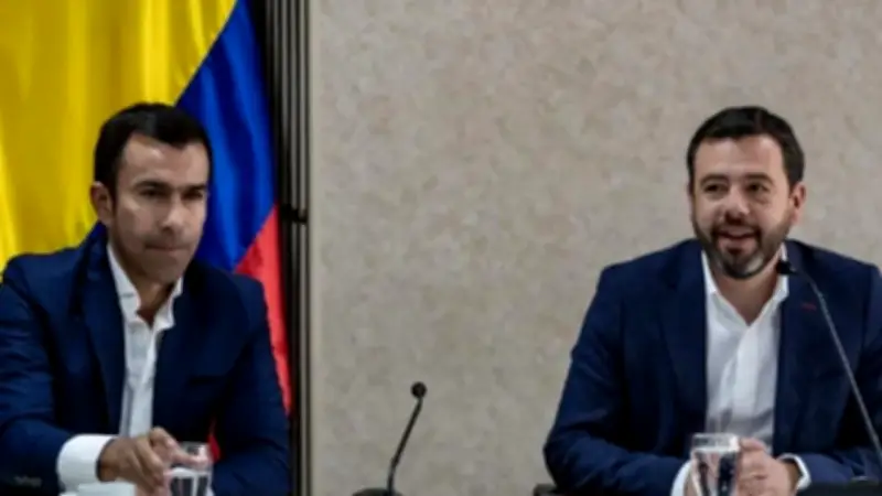 Reunión clave entre Galán y Rey por el futuro del Regiotram del Norte