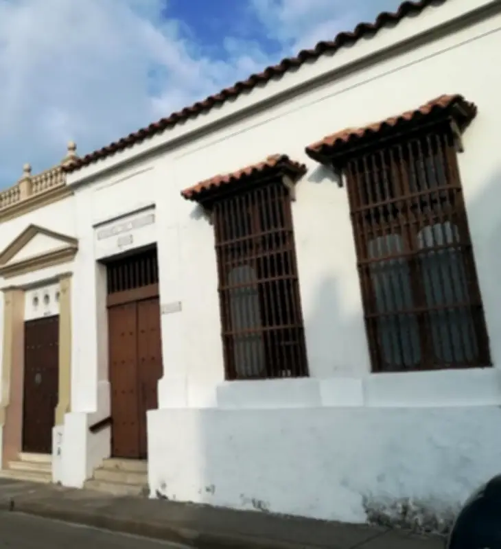 Revuelo por desalojo de la Academia de Medicina de Cartagena de Indias