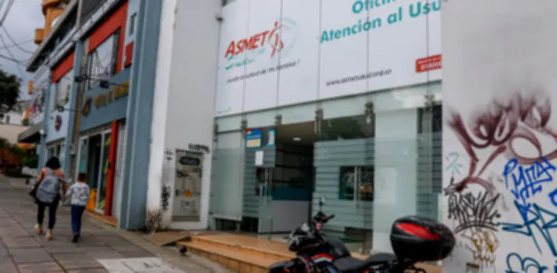 Samuel, niño con hemofilia, recae por falta de medicamento y su pierna corre peligro