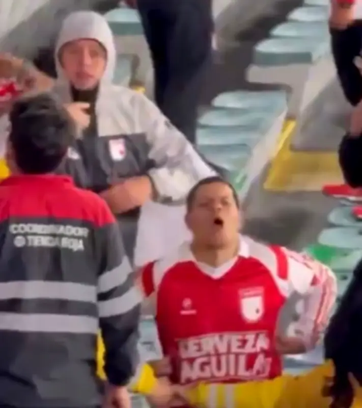 Santa Fe envuelto en polémica por presuntos gestos racistas de hinchas