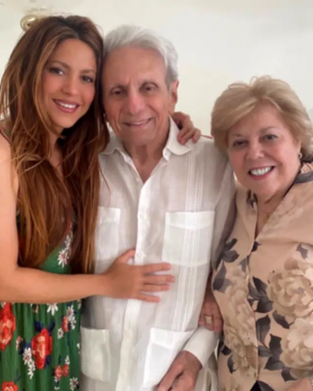 Shakira enfrentó crisis de salud de su padre antes de concierto en Copacabana