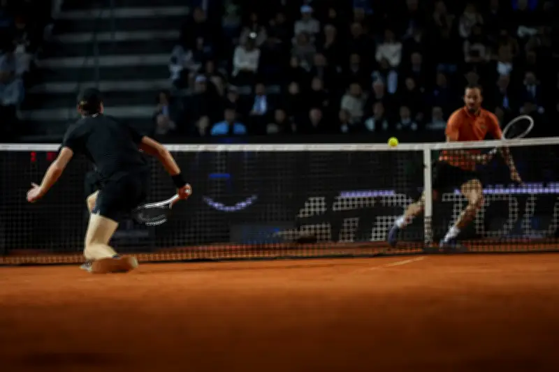 Suspendida semifinal de Roma entre Sinner y Medvedev por lluvia