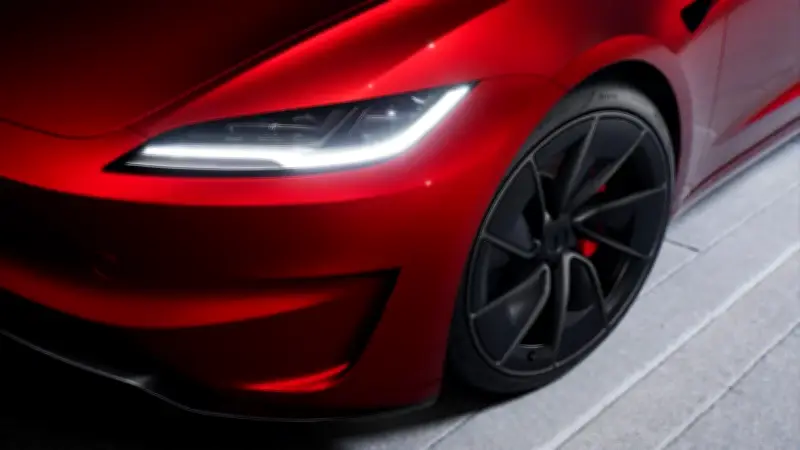 Tesla retira 218.000 vehículos en EE.UU. por falla en cámara de reversa