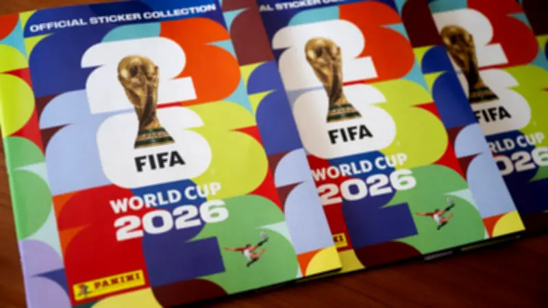 Truco casero para despegar láminas del álbum del Mundial sin dañarlas