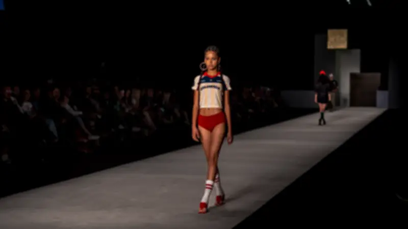 True, la marca colombiana de streetwear que conquistó Bogotá Fashion Week