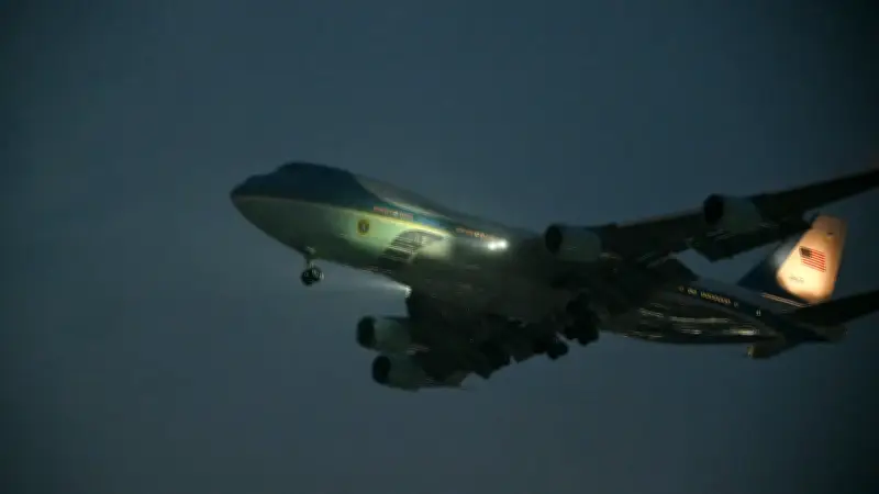 Trump llega a China para cumbre con Xi Jinping