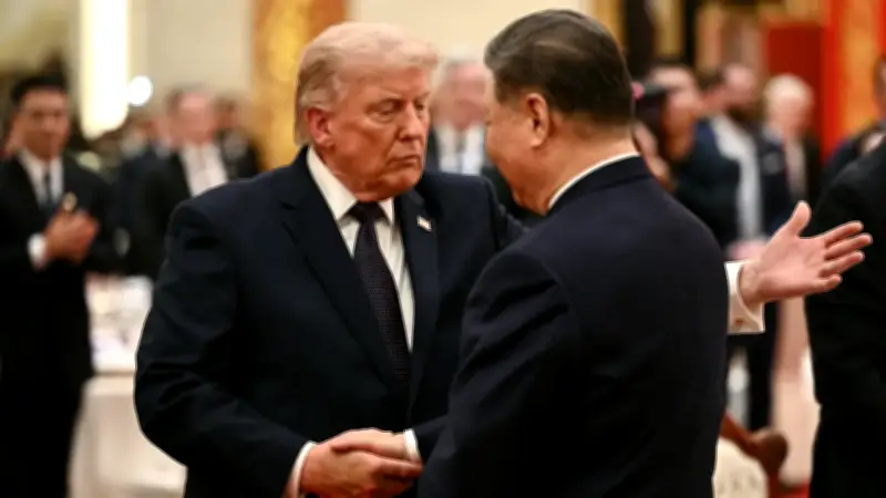 Trump niega haber hablado de aranceles con Xi Jinping en Pekín