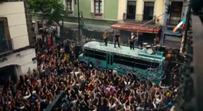 U2 sorprende en CDMX grabando videoclip de 'Street of Dreams'