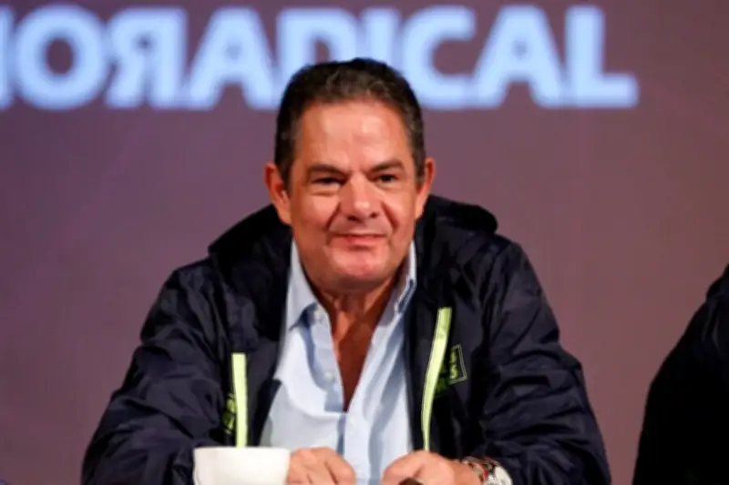 Vargas Lleras criticó a Petro y dejó abierta su candidatura en última entrevista