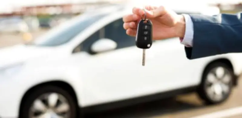 Vehículos eléctricos se convierten en los nuevos carros populares en Colombia