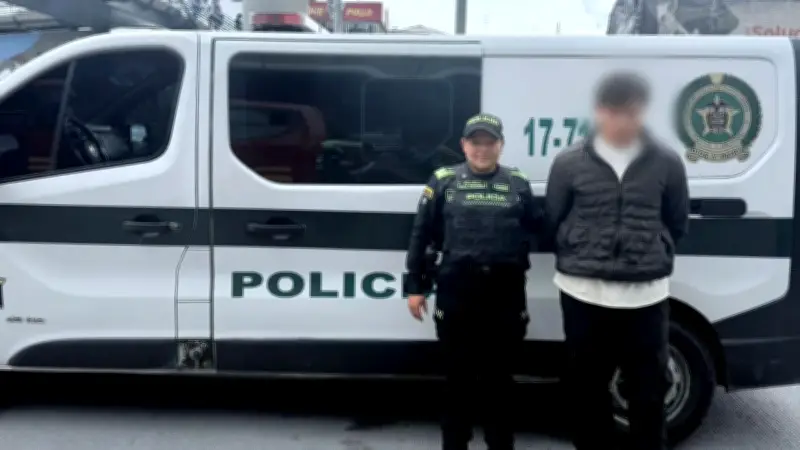 Vendedor de droga en TransMilenio intenta lanzarse a la vía para huir