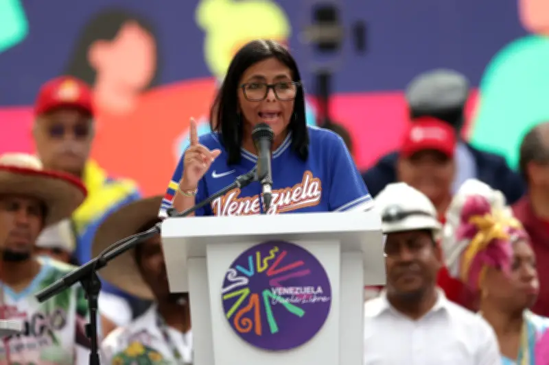 Venezuela sube ingreso mínimo a 240 dólares y genera críticas