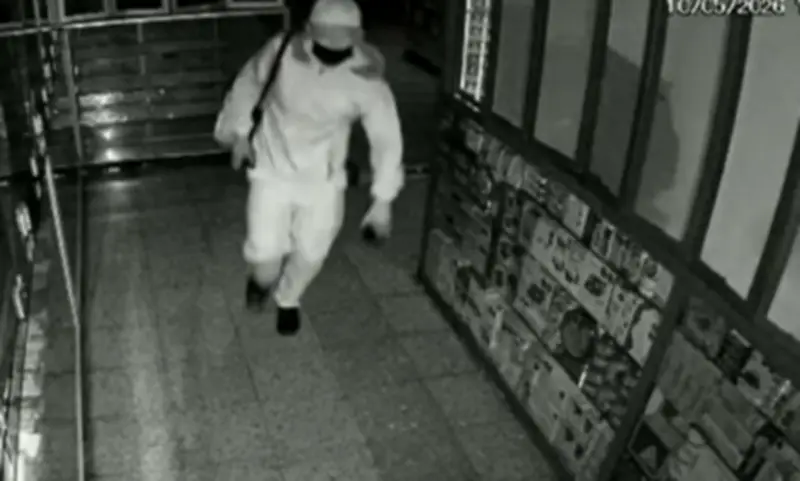 Vigilante habría apagado luces para robar costosos celulares en San Andresito