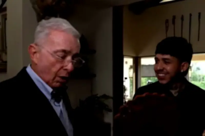 Westcol bromea con Uribe por robo en El Ubérrimo: "La inseguridad hasta en su casa"
