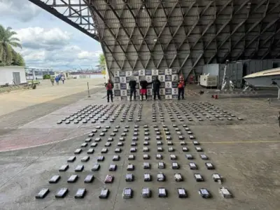 Armada incauta 688 kilos de cocaína en Buenaventura; hay cuatro capturados