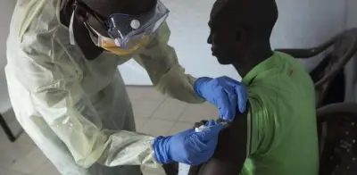 Ébola: OMS alerta por rápida propagación del brote en RD Congo
