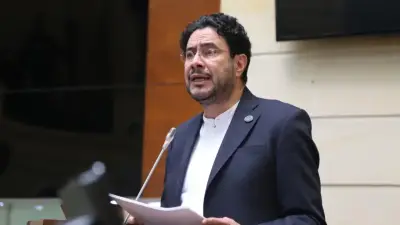 CNE indaga a Iván Cepeda por financiación de su campaña