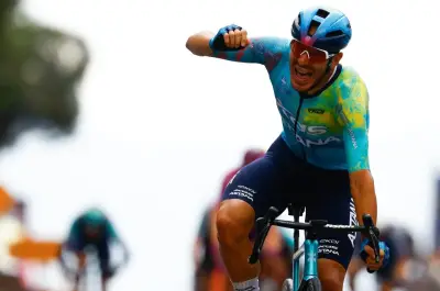 Davide Ballerini gana la sexta etapa del Giro de Italia 2026 en Nápoles