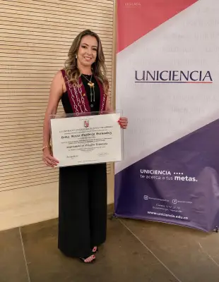 Erika Gualdrón Hernández se gradúa en Uniciencia con excelencia