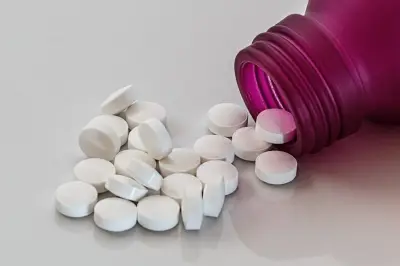 Exclusión de acetaminofén con opioides del PBS genera controversia médica