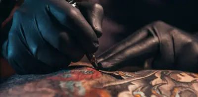 Expotatuajes 2026 se pronuncia tras muerte de joven por tatuaje en Medellín