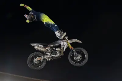 Freestyle Motocross: el deporte extremo que acelera el corazón de pilotos y familias