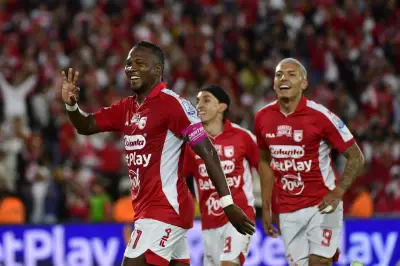 Hugo Rodallega lidera con triplete la goleada de Santa Fe ante América