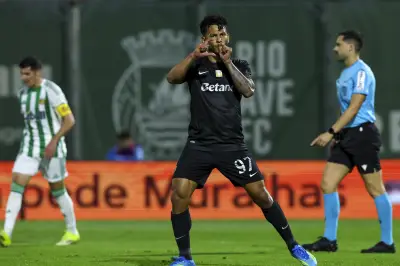 Luis Suárez marca y se afianza como segundo goleador en Europa