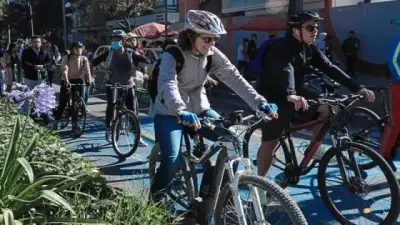 Normas de tránsito para ciclistas en Colombia en 2026: multas y registro
