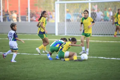 Nuevo Chambacú: alegría infantil con canchas y parque en Cartagena