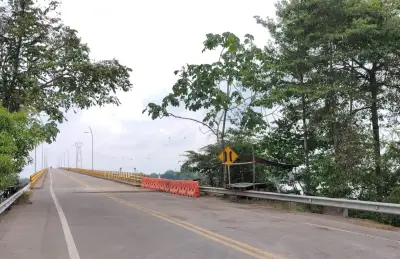 Nuevo hueco en puente Guillermo Gaviria genera alerta en Barrancabermeja