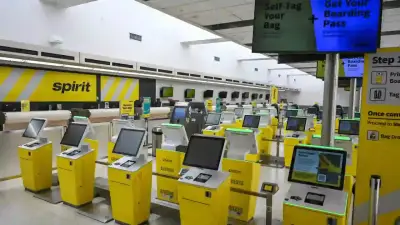 Pasajeros varados en Medellín tras cierre de Spirit Airlines