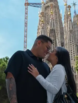 Paula Buelvas y Cristian Castro: compromiso de influencers cartageneros