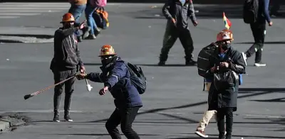 Petro ofrece mediación ante crisis en Bolivia y habla de insurrección popular